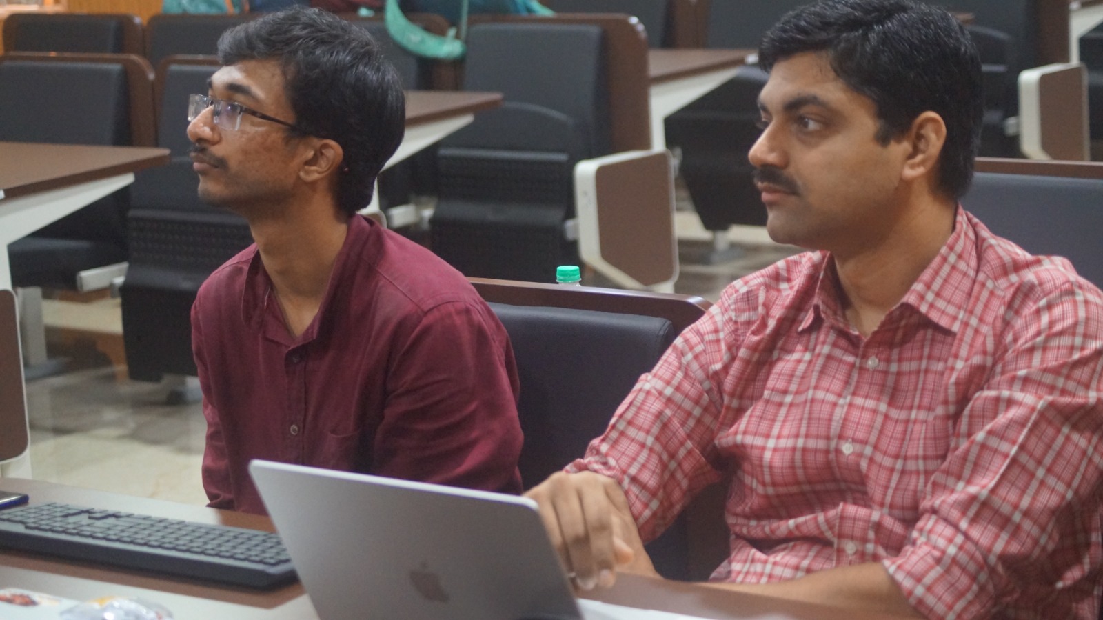 Vallabh Deogaonkar and Dr. Abhilash Somayajula at the Global Ocean Robotics Day local chapter event